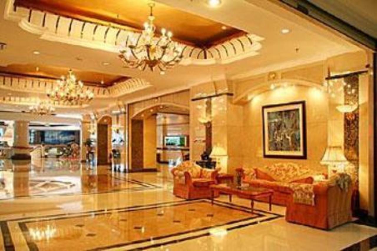 Green Land Hotel Kunming Interior photo