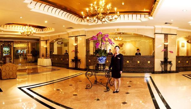Green Land Hotel Kunming Exterior photo